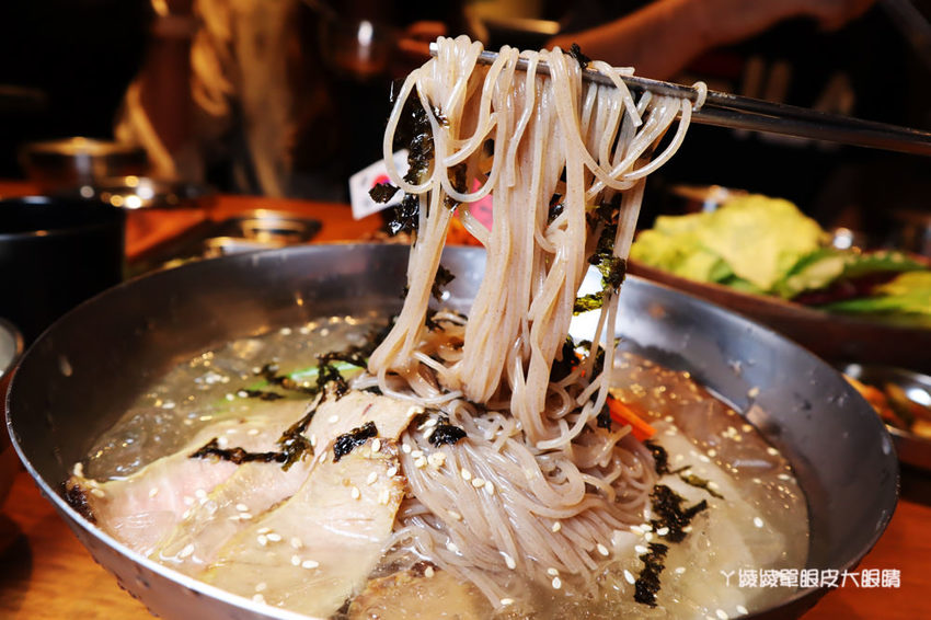 新竹韓式燒肉推薦娘子韓食!專人代烤又有氣氛,當日壽星免費贈送超浮誇燒肉蛋糕