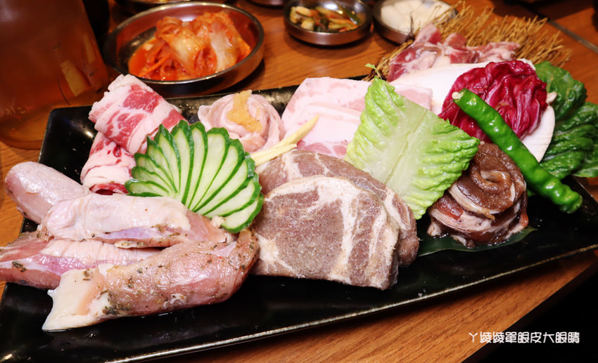 新竹韓式燒肉推薦娘子韓食!專人代烤又有氣氛,當日壽星免費贈送超浮誇燒肉蛋糕