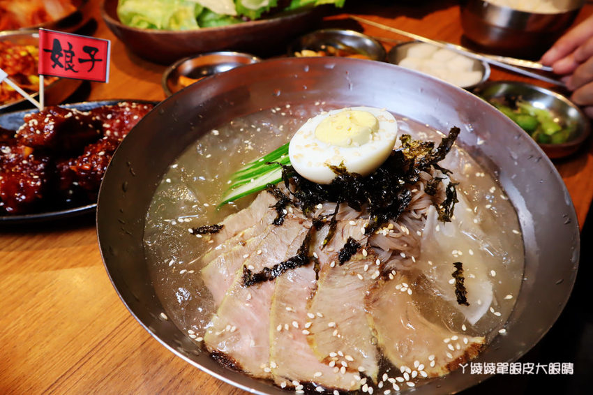 新竹韓式燒肉推薦娘子韓食!專人代烤又有氣氛,當日壽星免費贈送超浮誇燒肉蛋糕
