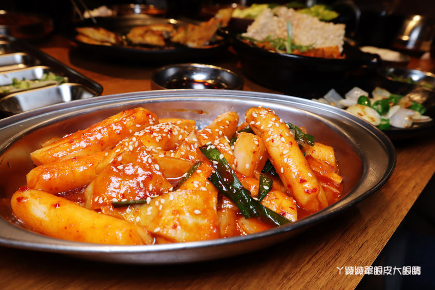 新竹韓式燒肉推薦娘子韓食！專人代烤又有氣氛，當日壽星免費贈送超浮誇燒肉蛋糕