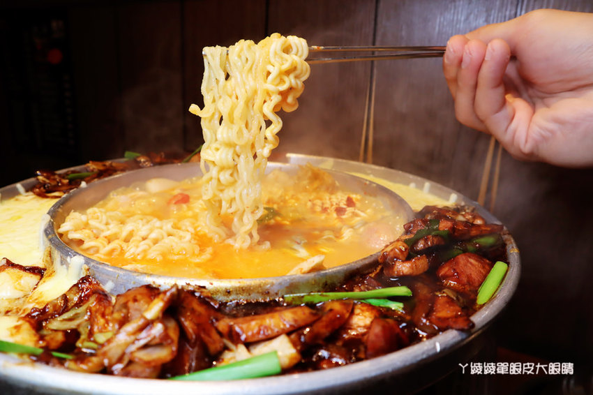 新竹韓式燒肉推薦娘子韓食!專人代烤又有氣氛,當日壽星免費贈送超浮誇燒肉蛋糕