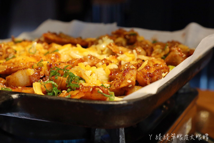 超讚豬五花通通吃爆！韓國烤肉怎麼點才划算？當日壽星來娘子韓食消費，免費送超浮誇燒肉蛋糕