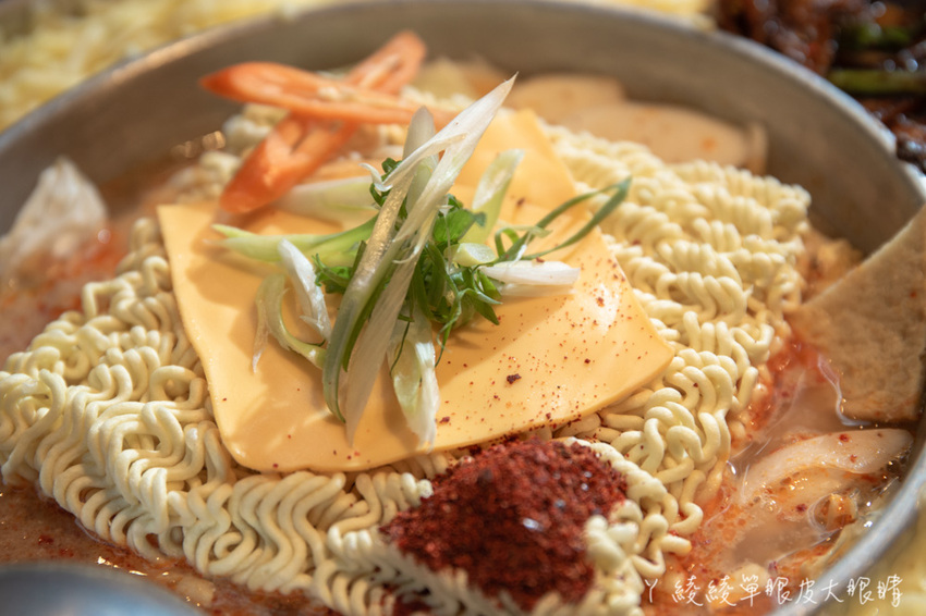 超讚豬五花通通吃爆！韓國烤肉怎麼點才划算？當日壽星來娘子韓食消費，免費送超浮誇燒肉蛋糕