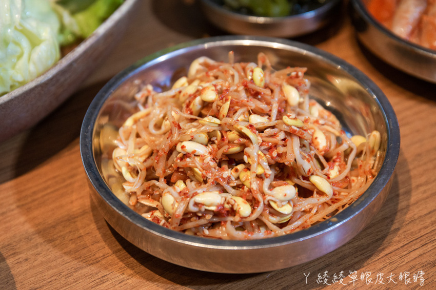 超讚豬五花通通吃爆！韓國烤肉怎麼點才划算？當日壽星來娘子韓食消費，免費送超浮誇燒肉蛋糕