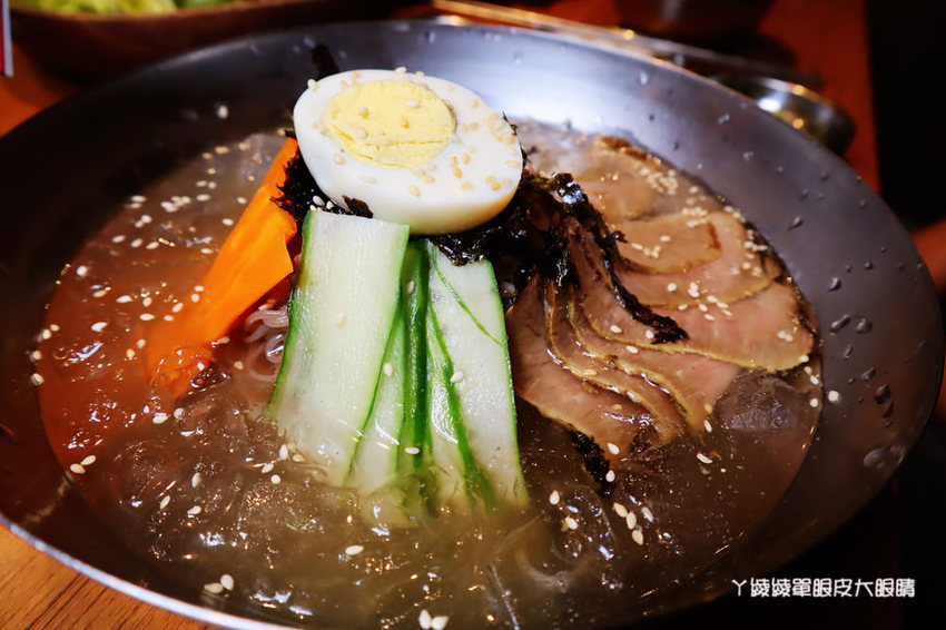 新竹韓式燒肉推薦娘子韓食!專人代烤又有氣氛,當日壽星免費贈送超浮誇燒肉蛋糕