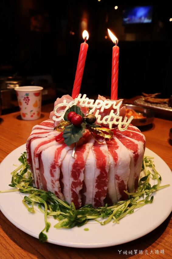 超讚豬五花通通吃爆！韓國烤肉怎麼點才划算？當日壽星來娘子韓食消費，免費送超浮誇燒肉蛋糕