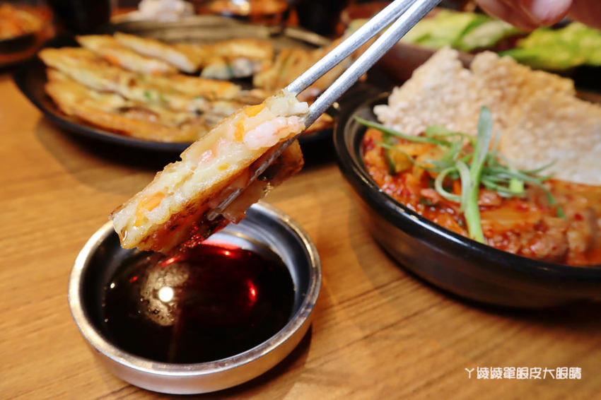 新竹韓式燒肉推薦娘子韓食!專人代烤又有氣氛,當日壽星免費贈送超浮誇燒肉蛋糕