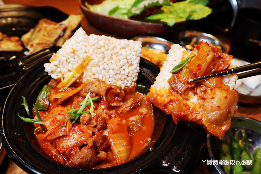 新竹韓式燒肉推薦娘子韓食！專人代烤又有氣氛，當日壽星免費贈送超浮誇燒肉蛋糕