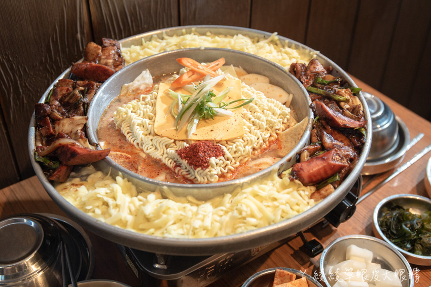 超讚豬五花通通吃爆！韓國烤肉怎麼點才划算？當日壽星來娘子韓食消費，免費送超浮誇燒肉蛋糕