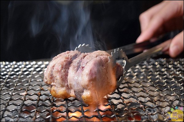 明炙道:台中低調頂級燒肉。明炙道炭火燒肉。專人代烤零失敗美味