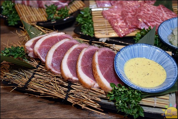 明炙道:台中低調頂級燒肉。明炙道炭火燒肉。專人代烤零失敗美味