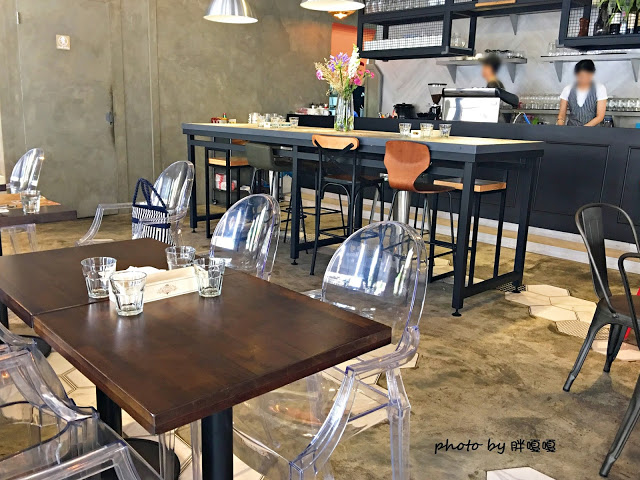 【台中 南屯】蘑菇Pasta-大墩店♧♧悄悄的~蘑菇第三家又默默地在市區也開了一家囉！餐點依舊划算，份量也挺足，男生吃的飽，空間更加寬敞、舒適^^