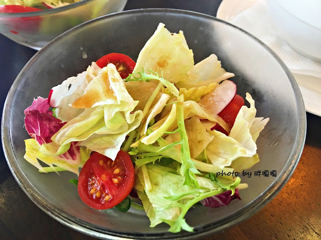 【台中 南屯】蘑菇Pasta-大墩店♧♧悄悄的~蘑菇第三家又默默地在市區也開了一家囉！餐點依舊划算，份量也挺足，男生吃的飽，空間更加寬敞、舒適^^