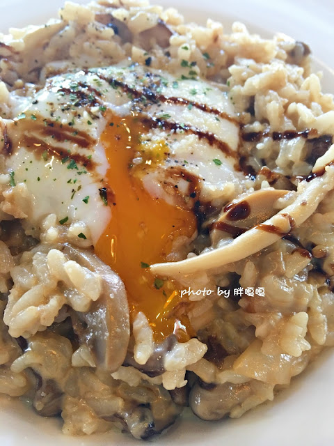 【台中 南屯】蘑菇Pasta-大墩店♧♧悄悄的~蘑菇第三家又默默地在市區也開了一家囉！餐點依舊划算，份量也挺足，男生吃的飽，空間更加寬敞、舒適^^