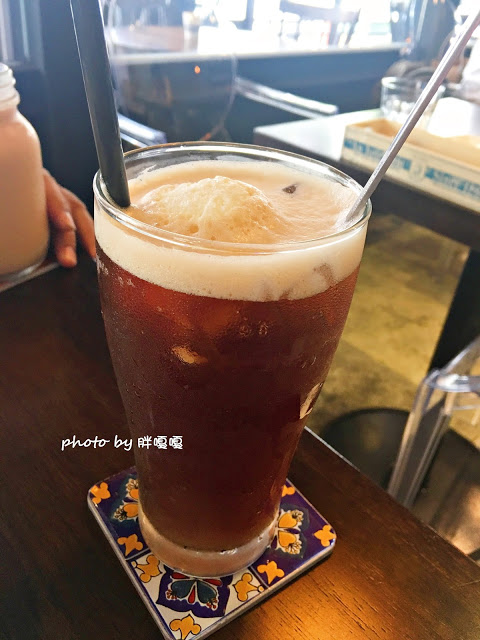 【台中 南屯】蘑菇Pasta-大墩店♧♧悄悄的~蘑菇第三家又默默地在市區也開了一家囉！餐點依舊划算，份量也挺足，男生吃的飽，空間更加寬敞、舒適^^