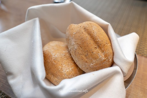 À Point Steak & Bar艾朋牛排餐酒館：信義區美食【艾朋牛排餐酒館】菜單價位情侶約會