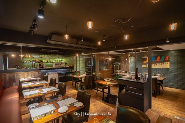 À Point Steak & Bar艾朋牛排餐酒館：信義區美食【艾朋牛排餐酒館】菜單價位情侶約會