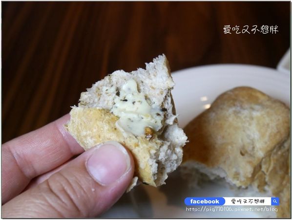 À Point Steak & Bar 艾朋牛排餐酒館:【台北市/美食】肉質好,價位便宜!墨賞旗下新品牌/市政府捷運4號出口。À Point Steak & Bar 艾朋牛排餐酒館