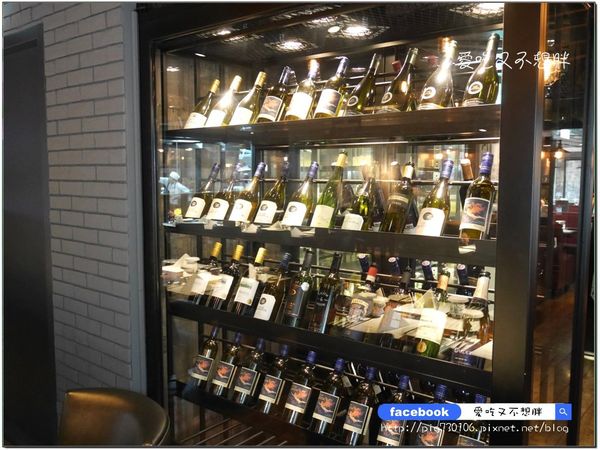 À Point Steak & Bar 艾朋牛排餐酒館:【台北市/美食】肉質好,價位便宜!墨賞旗下新品牌/市政府捷運4號出口。À Point Steak & Bar 艾朋牛排餐酒館