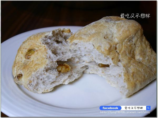 À Point Steak & Bar 艾朋牛排餐酒館:【台北市/美食】肉質好,價位便宜!墨賞旗下新品牌/市政府捷運4號出口。À Point Steak & Bar 艾朋牛排餐酒館