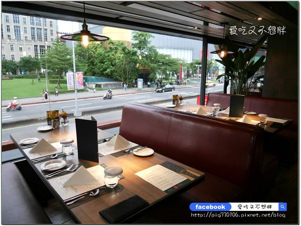 À Point Steak & Bar 艾朋牛排餐酒館:【台北市/美食】肉質好,價位便宜!墨賞旗下新品牌/市政府捷運4號出口。À Point Steak & Bar 艾朋牛排餐酒館