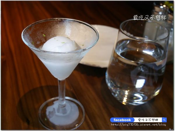 À Point Steak & Bar 艾朋牛排餐酒館:【台北市/美食】肉質好,價位便宜!墨賞旗下新品牌/市政府捷運4號出口。À Point Steak & Bar 艾朋牛排餐酒館