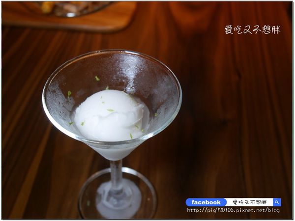 À Point Steak & Bar 艾朋牛排餐酒館:【台北市/美食】肉質好,價位便宜!墨賞旗下新品牌/市政府捷運4號出口。À Point Steak & Bar 艾朋牛排餐酒館