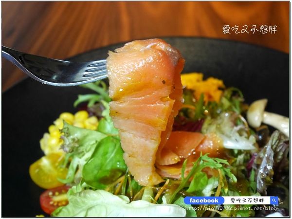 À Point Steak & Bar 艾朋牛排餐酒館:【台北市/美食】肉質好,價位便宜!墨賞旗下新品牌/市政府捷運4號出口。À Point Steak & Bar 艾朋牛排餐酒館