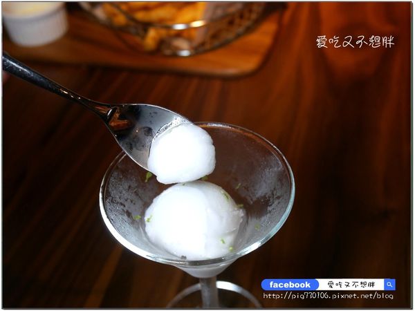 À Point Steak & Bar 艾朋牛排餐酒館:【台北市/美食】肉質好,價位便宜!墨賞旗下新品牌/市政府捷運4號出口。À Point Steak & Bar 艾朋牛排餐酒館