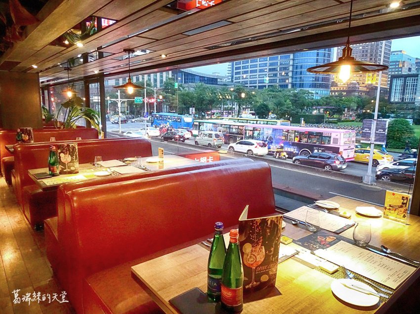 艾朋牛排餐酒館-微風南山附近美食 (30).jpg