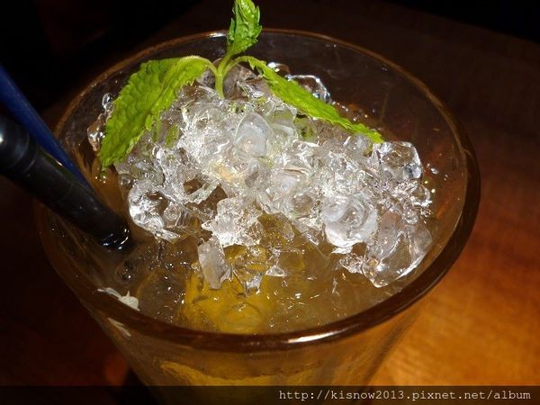 À Point Steak & Bar 艾朋牛排餐酒館：除了美味精緻的餐點,還可以欣賞101的夜景-『愛評體驗券』、『À Point Steak & Bar 艾朋牛排餐酒館』体驗心得