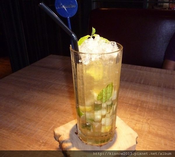 À Point Steak & Bar 艾朋牛排餐酒館：除了美味精緻的餐點,還可以欣賞101的夜景-『愛評體驗券』、『À Point Steak & Bar 艾朋牛排餐酒館』体驗心得