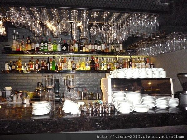 À Point Steak & Bar 艾朋牛排餐酒館：除了美味精緻的餐點,還可以欣賞101的夜景-『愛評體驗券』、『À Point Steak & Bar 艾朋牛排餐酒館』体驗心得