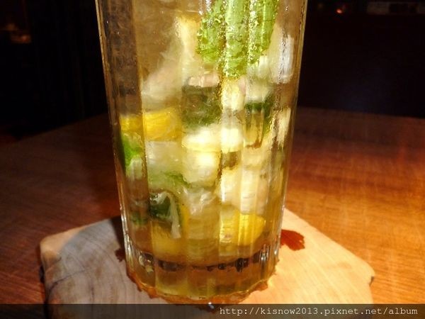 À Point Steak & Bar 艾朋牛排餐酒館：除了美味精緻的餐點,還可以欣賞101的夜景-『愛評體驗券』、『À Point Steak & Bar 艾朋牛排餐酒館』体驗心得