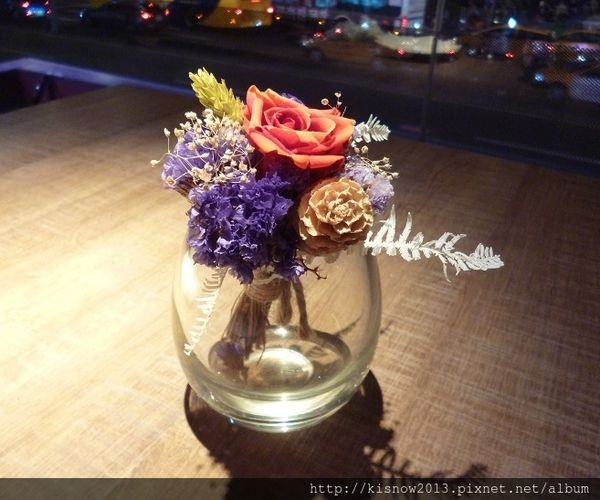 À Point Steak & Bar 艾朋牛排餐酒館：除了美味精緻的餐點,還可以欣賞101的夜景-『愛評體驗券』、『À Point Steak & Bar 艾朋牛排餐酒館』体驗心得