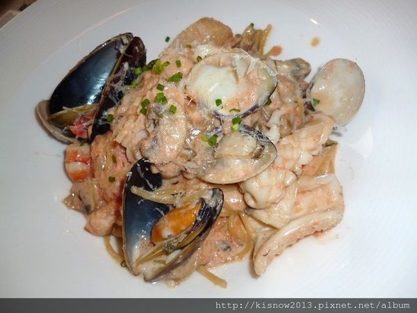 À Point Steak & Bar 艾朋牛排餐酒館：除了美味精緻的餐點,還可以欣賞101的夜景-『愛評體驗券』、『À Point Steak & Bar 艾朋牛排餐酒館』体驗心得