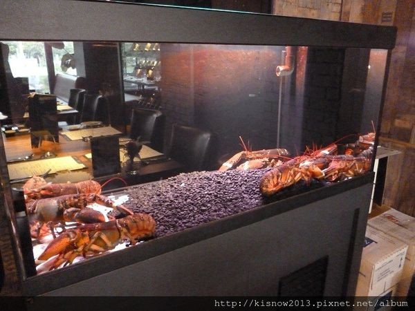 À Point Steak & Bar 艾朋牛排餐酒館：除了美味精緻的餐點,還可以欣賞101的夜景-『愛評體驗券』、『À Point Steak & Bar 艾朋牛排餐酒館』体驗心得