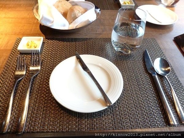 À Point Steak & Bar 艾朋牛排餐酒館：除了美味精緻的餐點,還可以欣賞101的夜景-『愛評體驗券』、『À Point Steak & Bar 艾朋牛排餐酒館』体驗心得