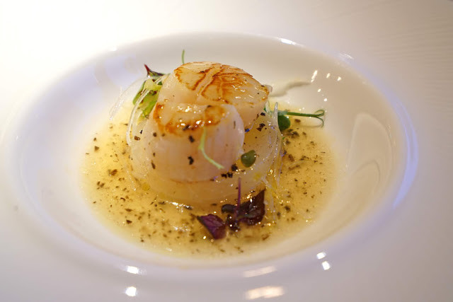 [食記] A Point 艾朋牛排餐酒館。高CP值約會、慶生餐廳、看得到101大樓的台北牛排館。高質感的炭烤牛排、青醬開心果烤羊小排。中秋聚餐超推薦!