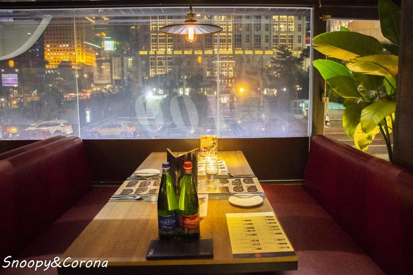 【吃喝．台北】信義區約會餐廳／À Point Steak & Bar 艾朋牛排餐酒館～信義區絕佳景觀，大推鮮嫩多汁果木燻烤牛排