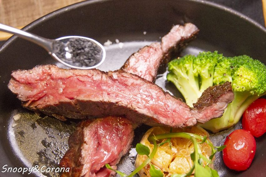 【吃喝．台北】信義區約會餐廳／À Point Steak & Bar 艾朋牛排餐酒館～信義區絕佳景觀，大推鮮嫩多汁果木燻烤牛排