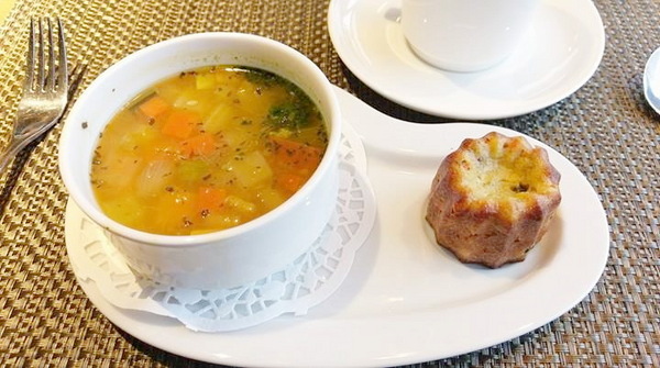 À Point Steak & Bar 艾朋牛排餐酒館：À Point Steak & Bar 艾朋牛排餐酒館-墨賞旗下新品牌 信義區高級餐酒館  服務、環境、餐點都超有水準