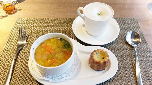 À Point Steak & Bar 艾朋牛排餐酒館：À Point Steak & Bar 艾朋牛排餐酒館-墨賞旗下新品牌 信義區高級餐酒館  服務、環境、餐點都超有水準