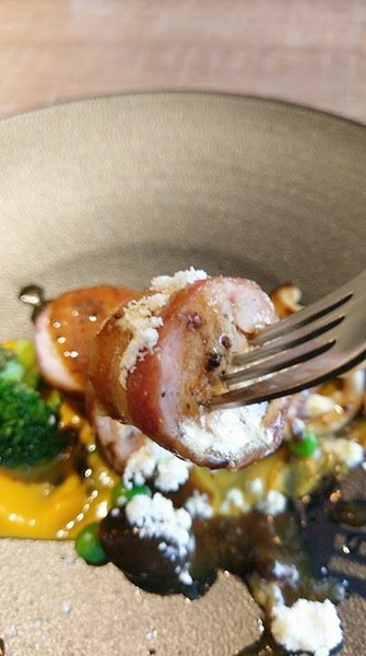 À Point Steak & Bar 艾朋牛排餐酒館：À Point Steak & Bar 艾朋牛排餐酒館-墨賞旗下新品牌 信義區高級餐酒館  服務、環境、餐點都超有水準