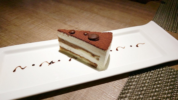 À Point Steak & Bar 艾朋牛排餐酒館：À Point Steak & Bar 艾朋牛排餐酒館-墨賞旗下新品牌 信義區高級餐酒館  服務、環境、餐點都超有水準