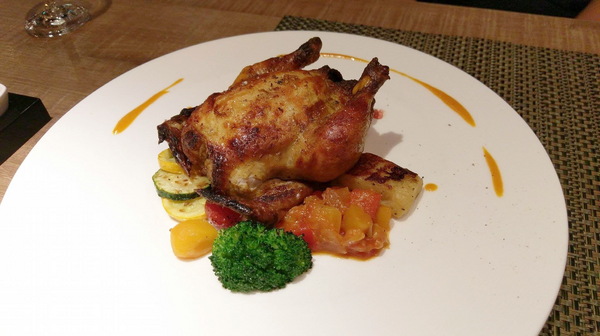 À Point Steak & Bar 艾朋牛排餐酒館：À Point Steak & Bar 艾朋牛排餐酒館-墨賞旗下新品牌 信義區高級餐酒館  服務、環境、餐點都超有水準