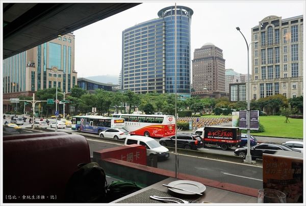 艾朋牛排-6-窗外.JPG 艾朋牛排-6-窗外.JPG