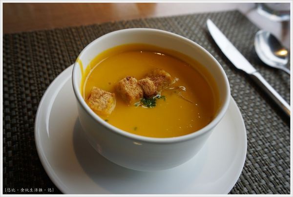 艾朋牛排-7-南瓜濃湯.JPG 艾朋牛排-7-南瓜濃湯.JPG