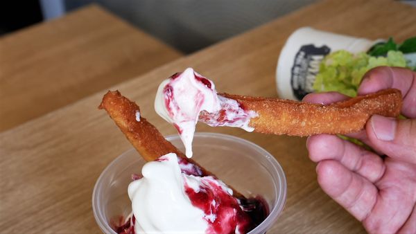 【台南市-安平區】新安平美食散步小吃『畢夫餅』~全台首創,源自加拿大的國民小吃!邊走邊吃享樂趣٩(๑^ 3 ^๑)۶