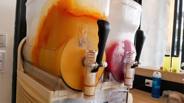 【台南市-安平區】新安平美食散步小吃『畢夫餅』~全台首創,源自加拿大的國民小吃!邊走邊吃享樂趣٩(๑^ 3 ^๑)۶